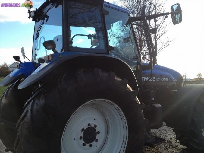 Véhicule agricole New Holland TM 165