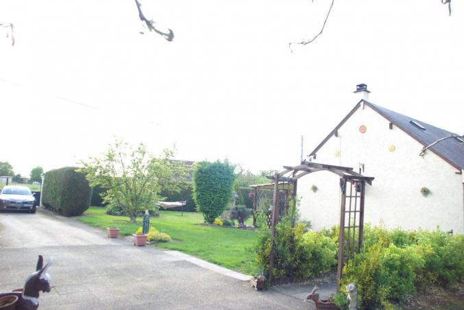 Maison à la campagne dans le