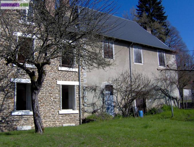 DEUX MAISONS SUR TERRAIN