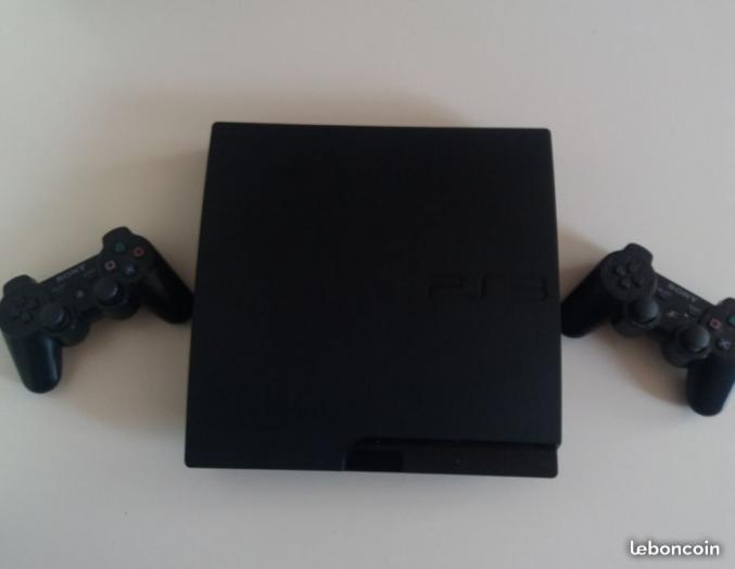 PS 3 slim en parfait état avec 37 jeux