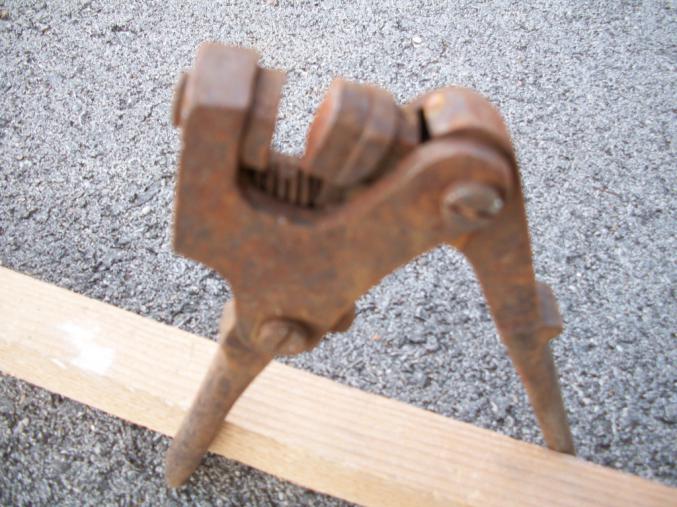 Pince a clipser ou a bouteroller ancienne