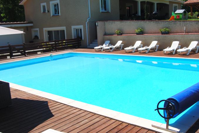 Appartement Type F4, en rez de jardin avec piscine