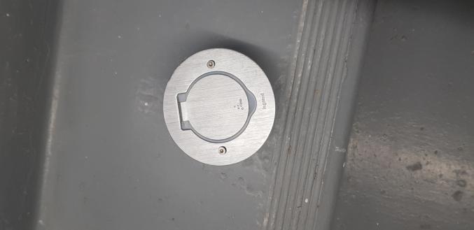 Prise sol encastrable inox legeand