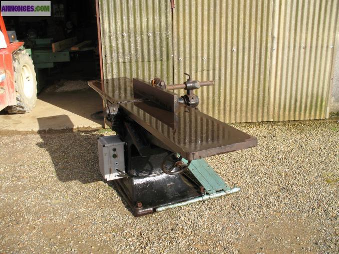 Dégauchisseuse à Bois