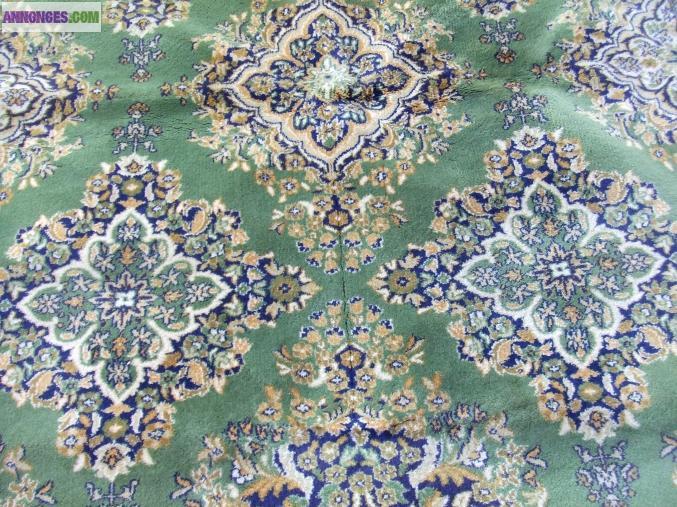 Tapis 1m65 x2m33 vert