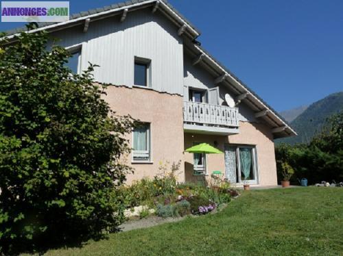 Grande maison contemporaine St Etienne de Cuines