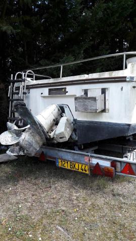 Bateau plus remorque