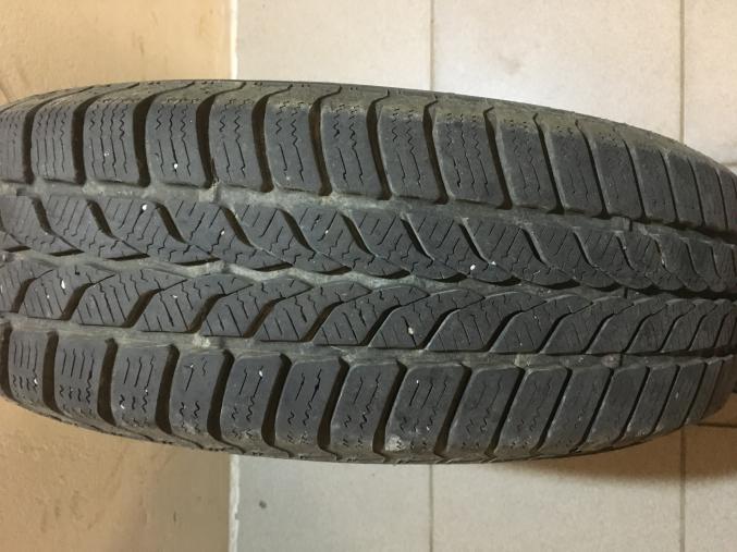 4 pneus neiges sur jantes tôles