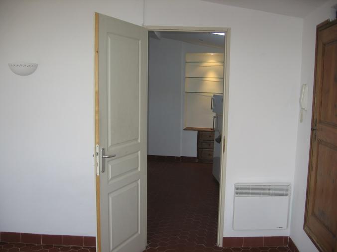 TB T2 bien situé , Grasse centre, vue mer, ent. rénové :560€cc