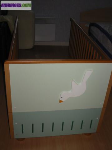 Lit évolutif + commode assortie