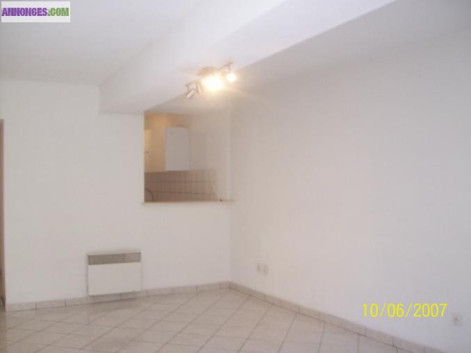 T3 SUR COUR INTERIEURE