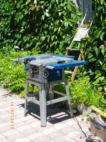 Scie circulaire sur table