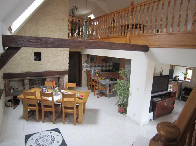 Ensemble de 2 maisons + local commercial