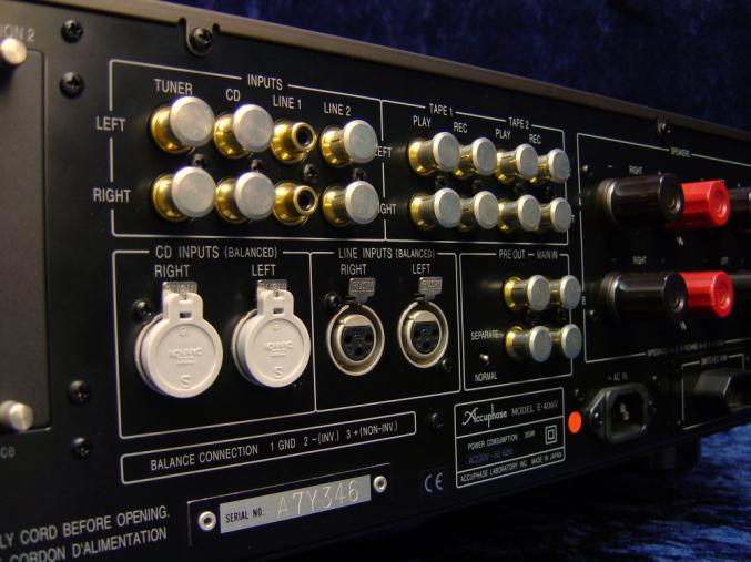ACCUPHASE E-406 V Amplifier