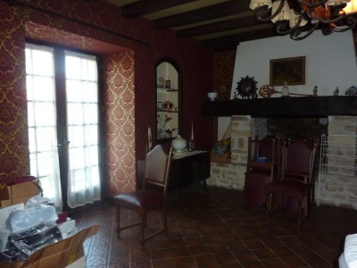 Maison avec un belle vue, trois chambres, dépendances et jardin tout cloturé 