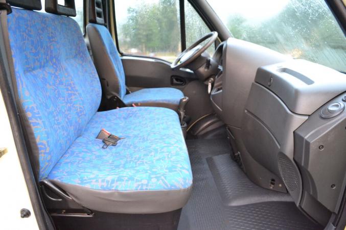 Camion benne IVECO double cabine 3,5 tonnes