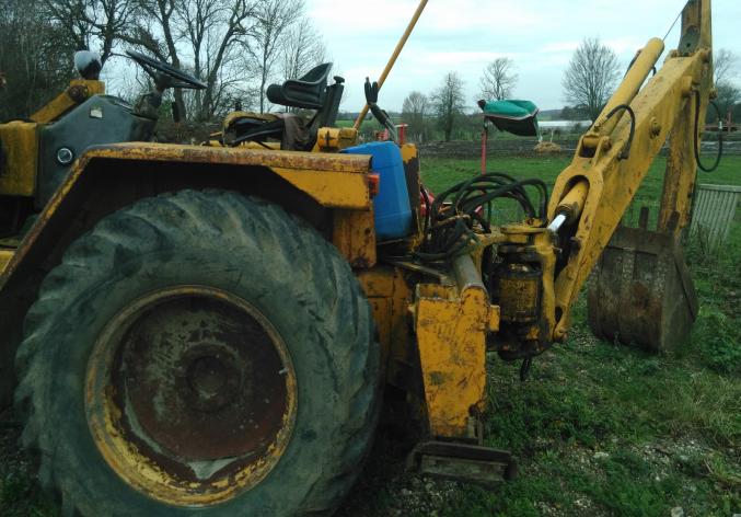 Vends tractopelle 