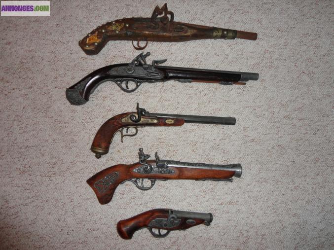 Pistolets anciens factices