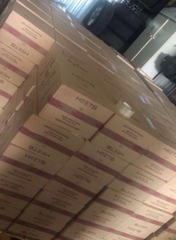 Tabourets Heets Iqos petits et gros gros.