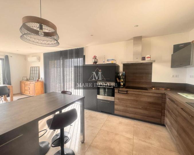 Superbe villa récente avec piscine