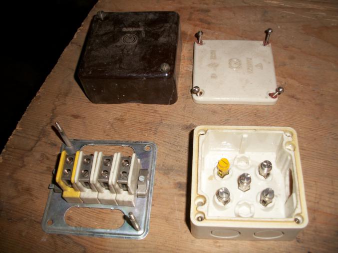 Boites de derivation anciennes