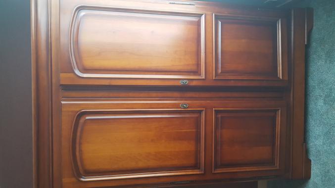 Armoire merisier massif