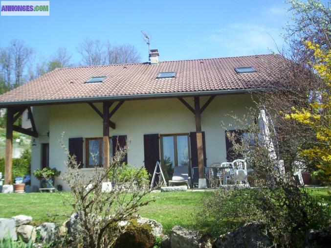 Vend villa dans hameau paisible