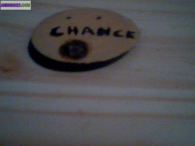 Pendentif artisanal de chance