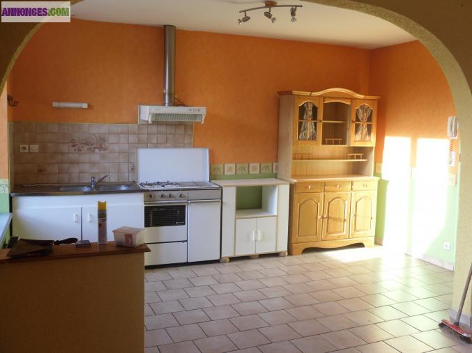 Gondrecourt le chateau Immeuble 165 m2 2 niveaux