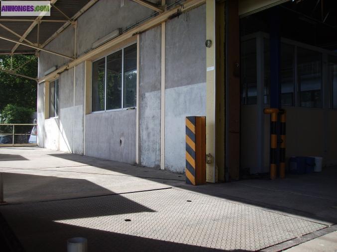 LOCAL DE 300 M² à EVRY