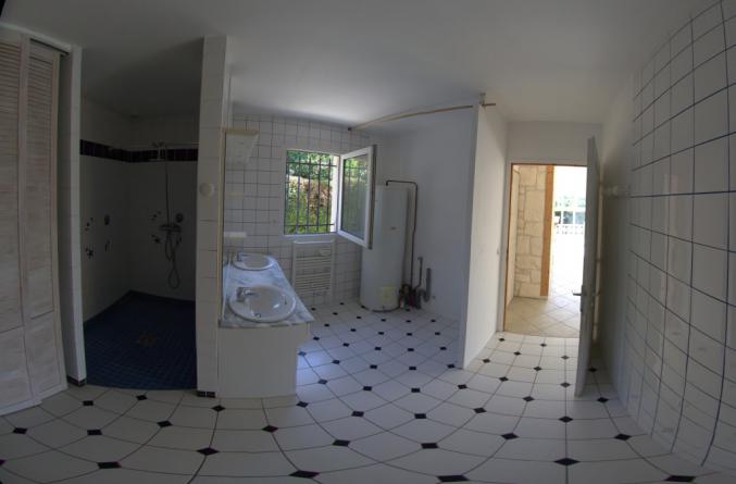 Cette maison de plain-pied, de 88m2