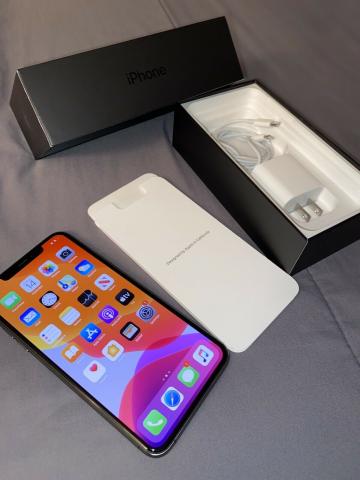 Apple iPhone 11 Pro Max - 64 Go - Gris Sidéral (AT&T) A2161 (CDMA + GSM)