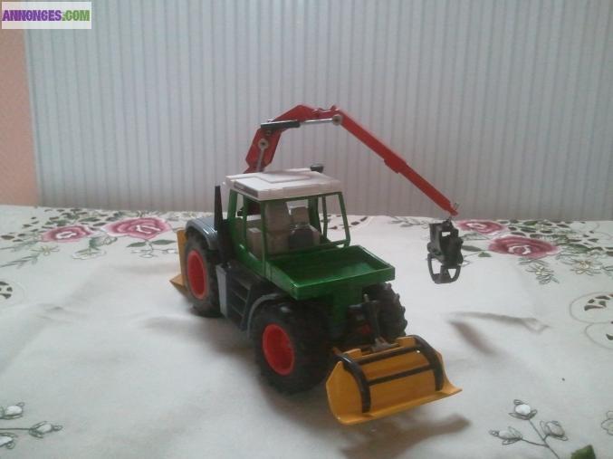 Tracteur fendt forestier de la marque SIKU