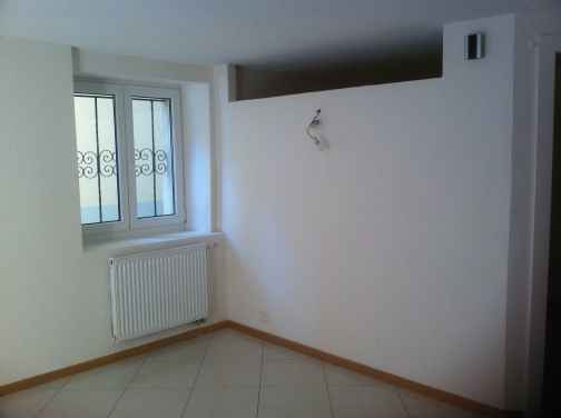 Chippis, dans le village, petit 2,5 pièces