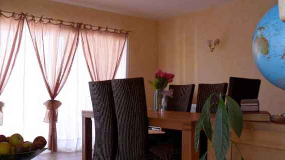 T 3 neuf,meublé,équipé à 5 mn de la mer au centre de la corse