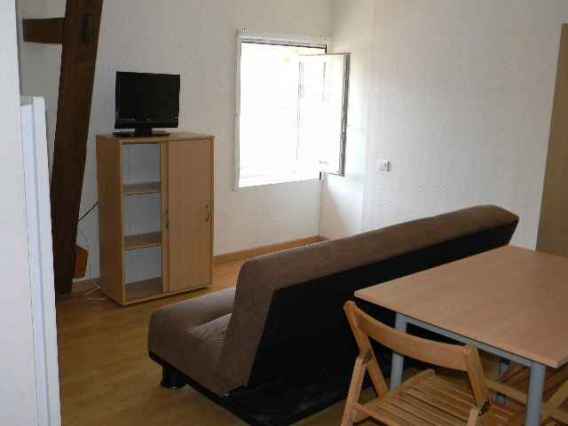 Studio entierement meuble 23m²
