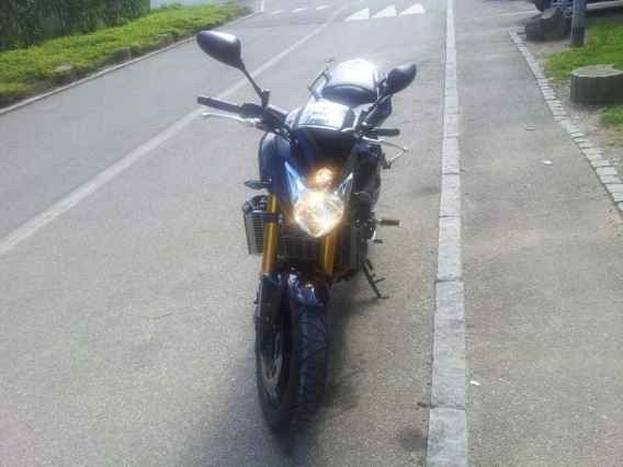 Moto yamaha fz8