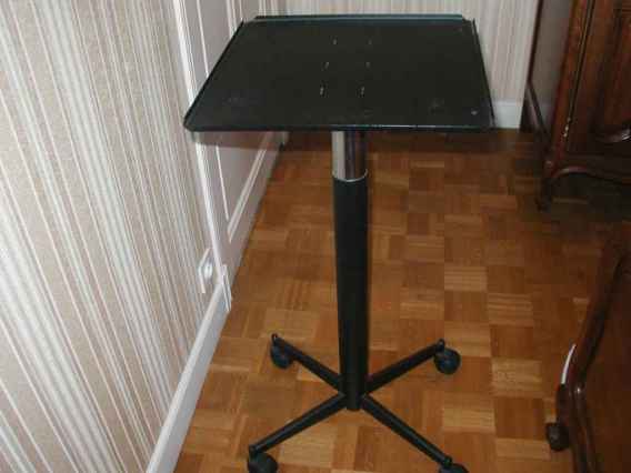 Table télévision roulante