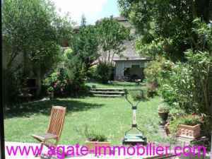 Maison en pierre à vendre à  bazas, de 300 m² en ville