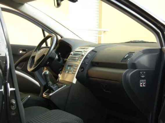 Toyota corolla d4d 5+2 places