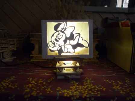 Lampe disney minnie mouse en chantourné