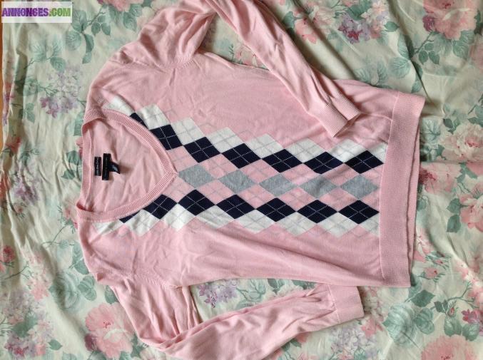 Nombreux vêtements femme