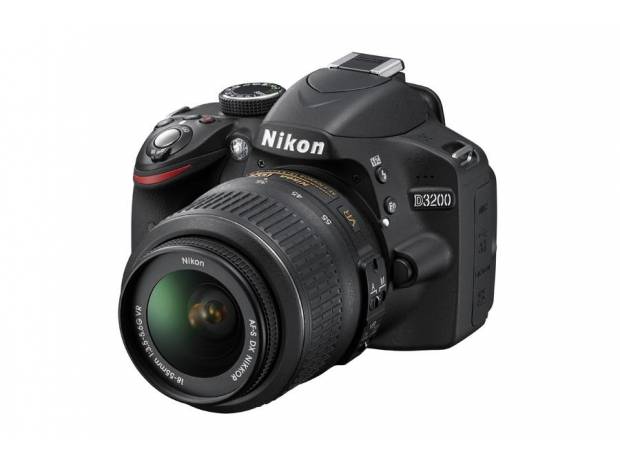 NIKON D3200 REFLEX BOITIER NU ACHETÉ IL Y A 3 MOIS, GARANTIE