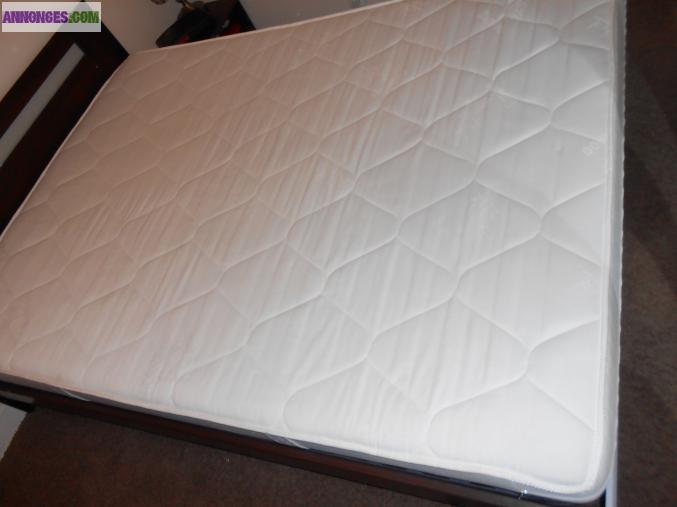 Lit EVO 140x190 noyer avec matelas et sommier