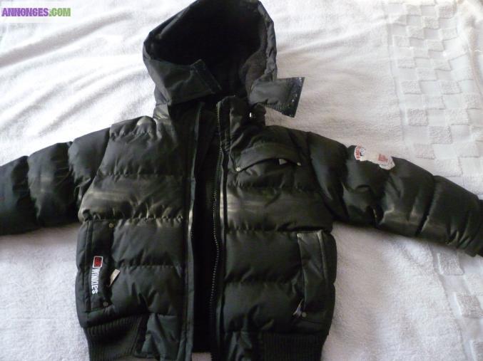 Très belle doudoune 4 ans