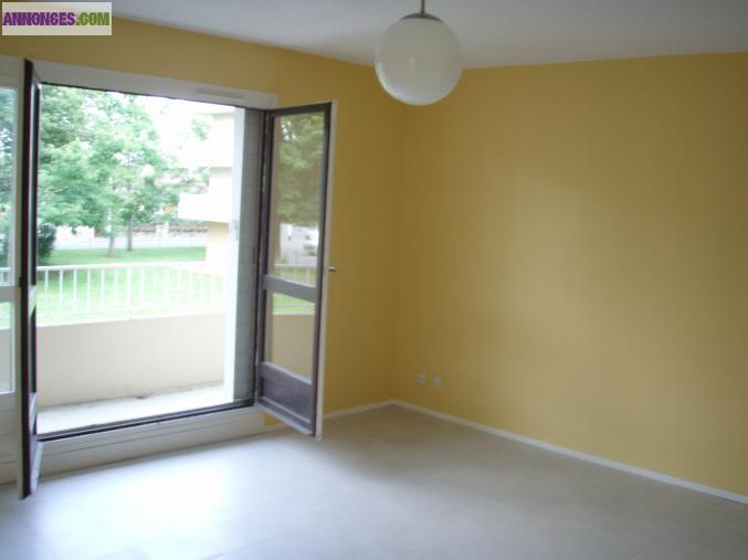 F2 74m2  (dont frigo 18 m2 de balcon)