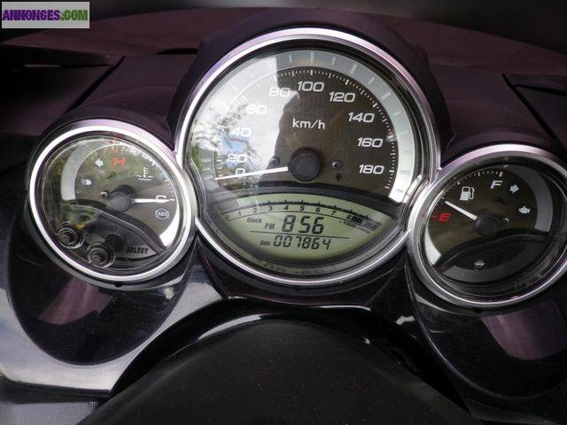 Moto Yamaha 500 ABS SPL 7 864  km au compteur