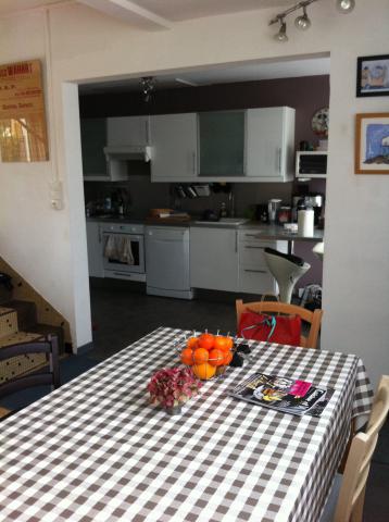 A louer en saison villa 6 personnes 3 chambres et jardin clôt 