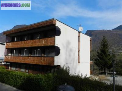 Loue Studio meublé à l'année 12 mois