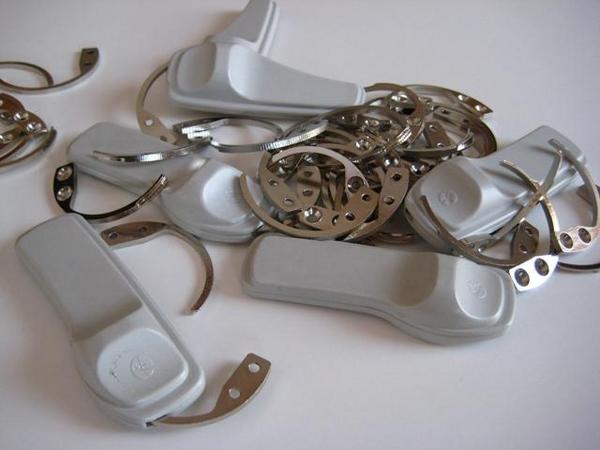 Crochet Sensormatic détacheur